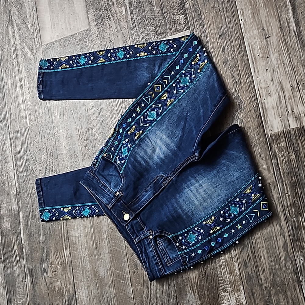Stylish Blue Embroidered Women's Skinny Jeans - Picture 2 of 16